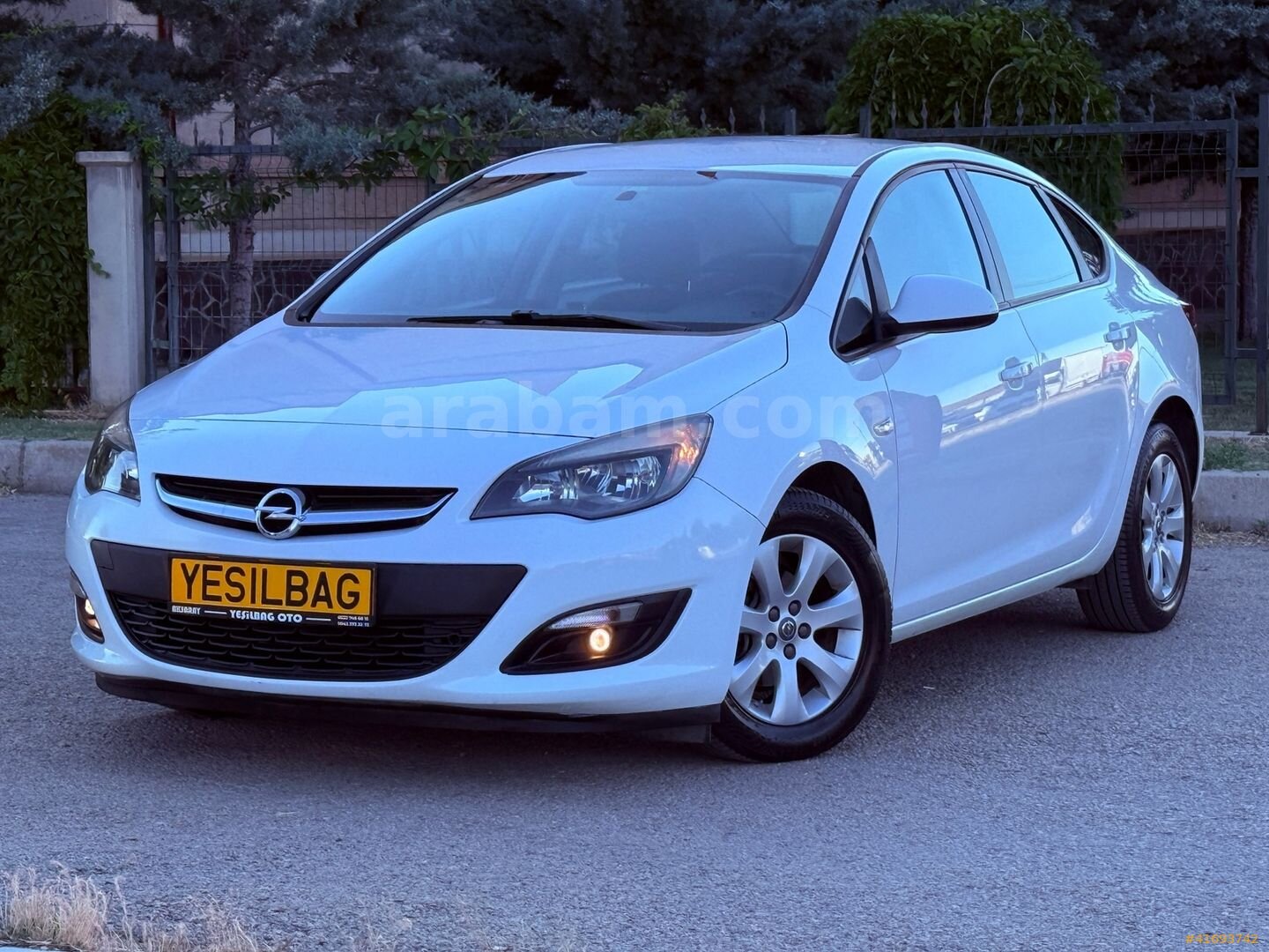 Galeriden Opel Astra 1.6 Edition Plus 2016 Model Aksaray 139.000 km Beyaz 3