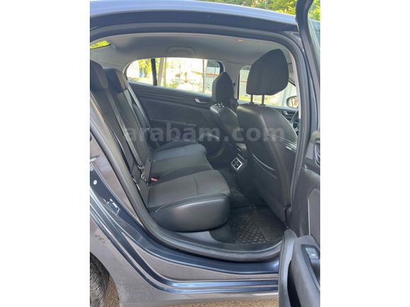 Sahibinden Renault Megane 1.3 TCe Touch 2023 Model 