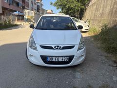 Sahibinden Hyundai i20 1.4 CRDi Team 2010 Model  136.000 km Beyaz