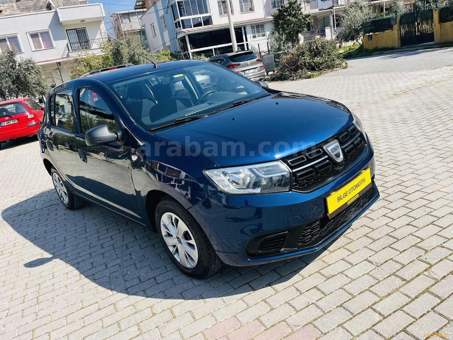Galeriden Dacia Sandero 1.0 Ambiance 2019 Model İzmir 260.000 km Mavi 3