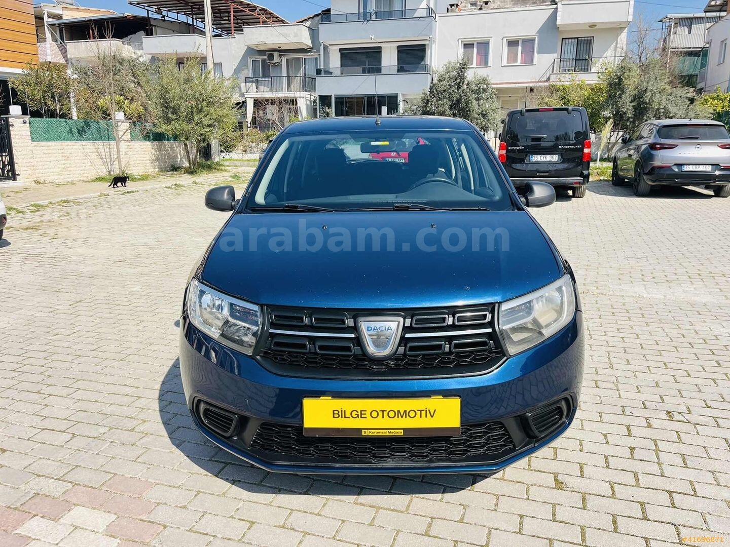 Galeriden Dacia Sandero 1.0 Ambiance 2019 Model İzmir 260.000 km Mavi 2