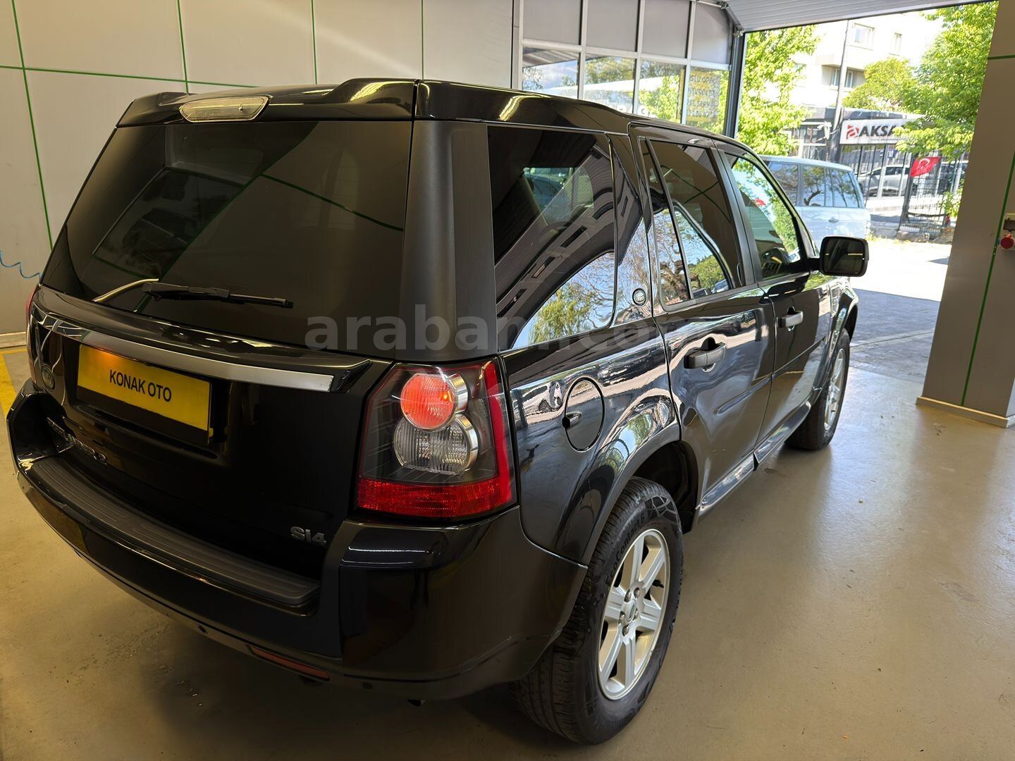 Galeriden Land Rover Freelander II 2.0 Si4 HSE 2012 Model İstanbul 123.000 km Siyah 7