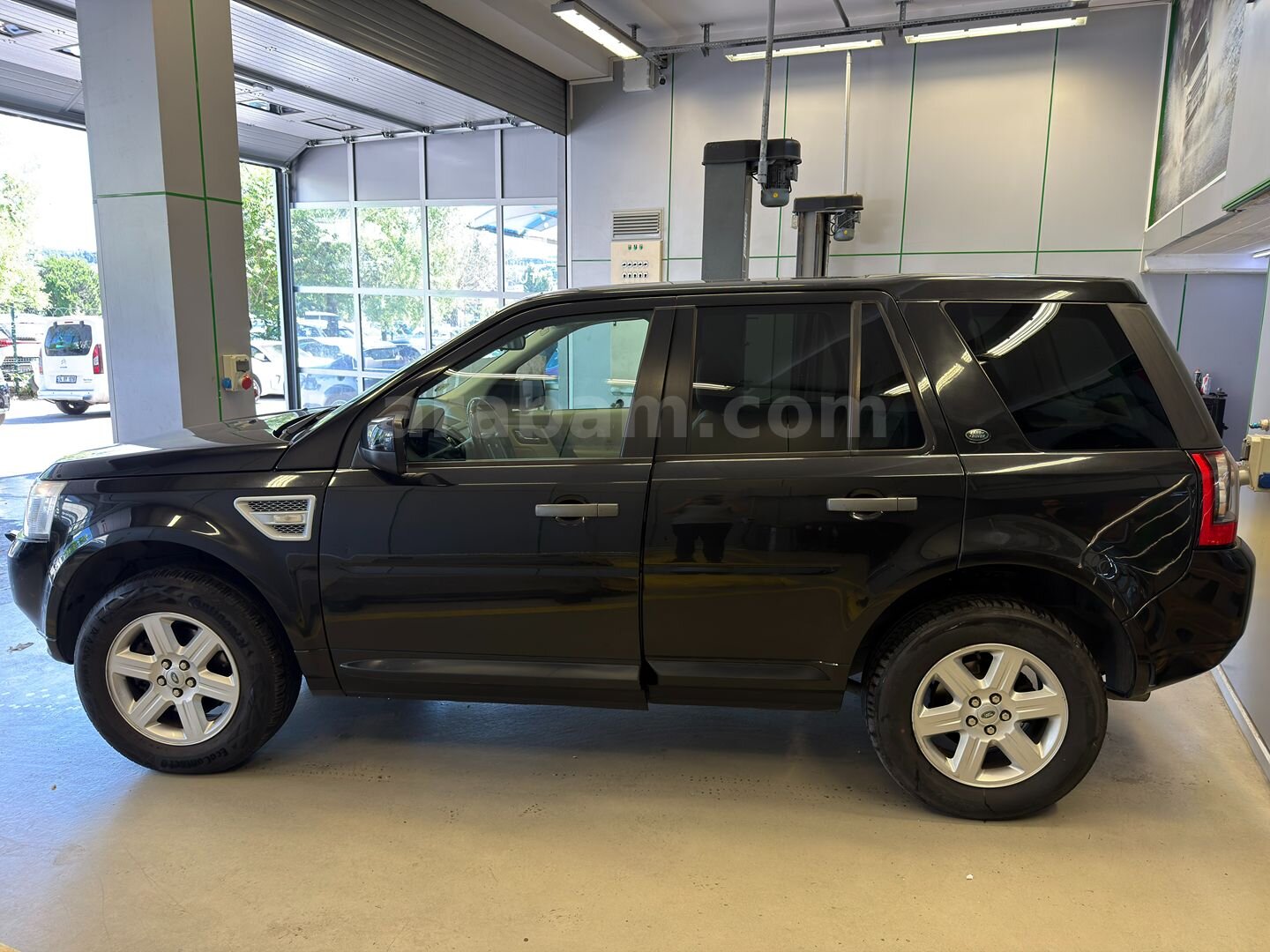 Galeriden Land Rover Freelander II 2.0 Si4 HSE 2012 Model İstanbul 123.000 km Siyah 4