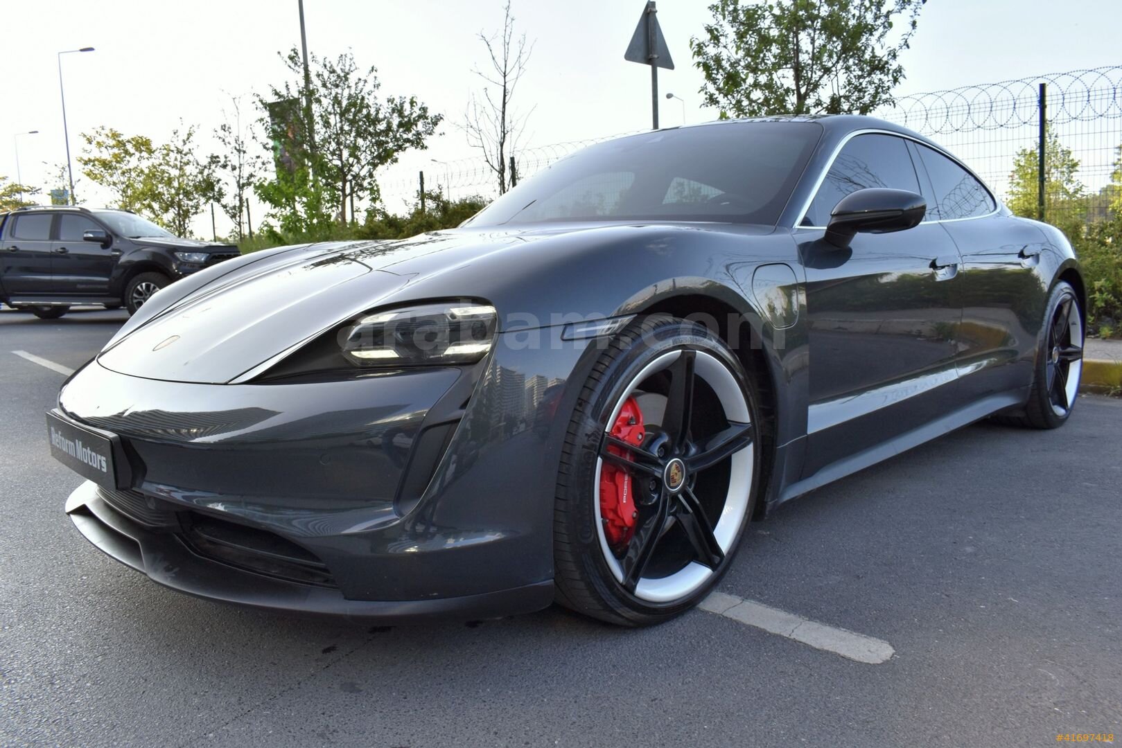 Galeriden Porsche Taycan Elektrik 4S Performance Plus 2020 Model İstanbul 90.000 km Füme 6