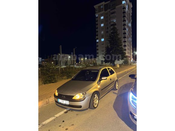 MASRAFSIZ HERŞEYİ SIFIR İHTİYACTAN SATILIK CORSA