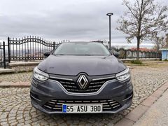 BÜYUK EKRAN /  KOLTUK ISITMA / HATASIZ 2025 MODEL MEGANE ICON