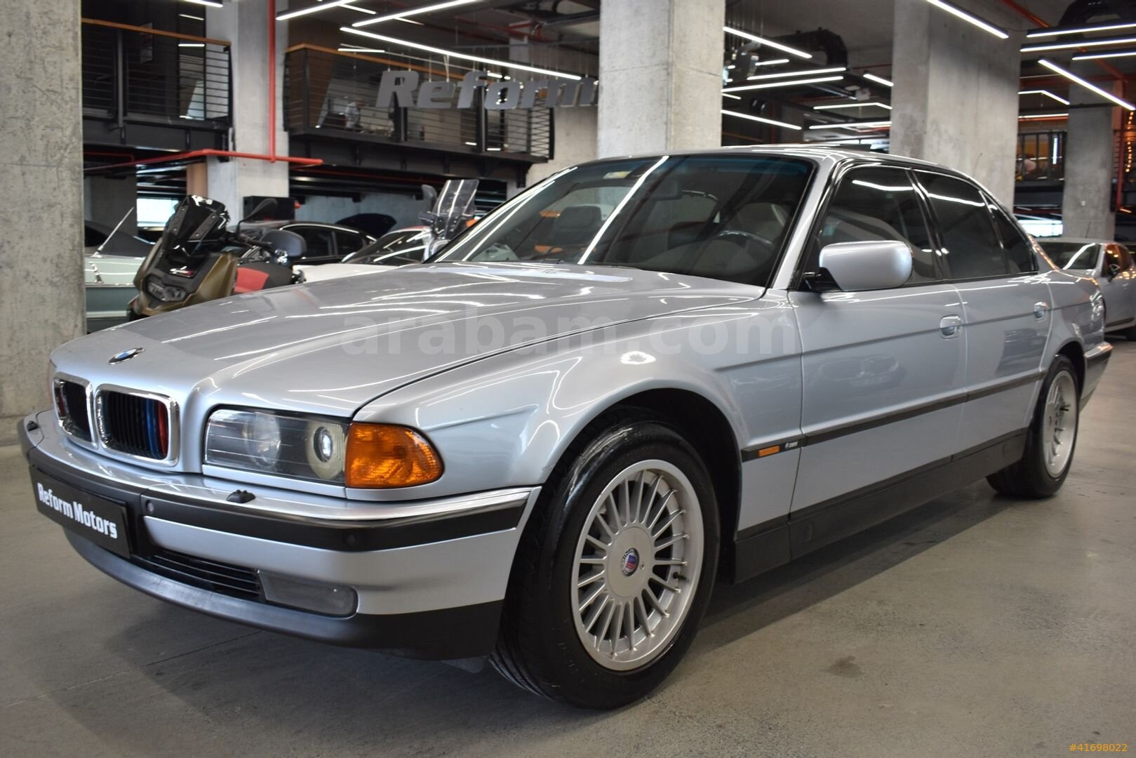 Galeriden BMW 7 Serisi 740i 1998 Model İstanbul 333.100 km Gri 3