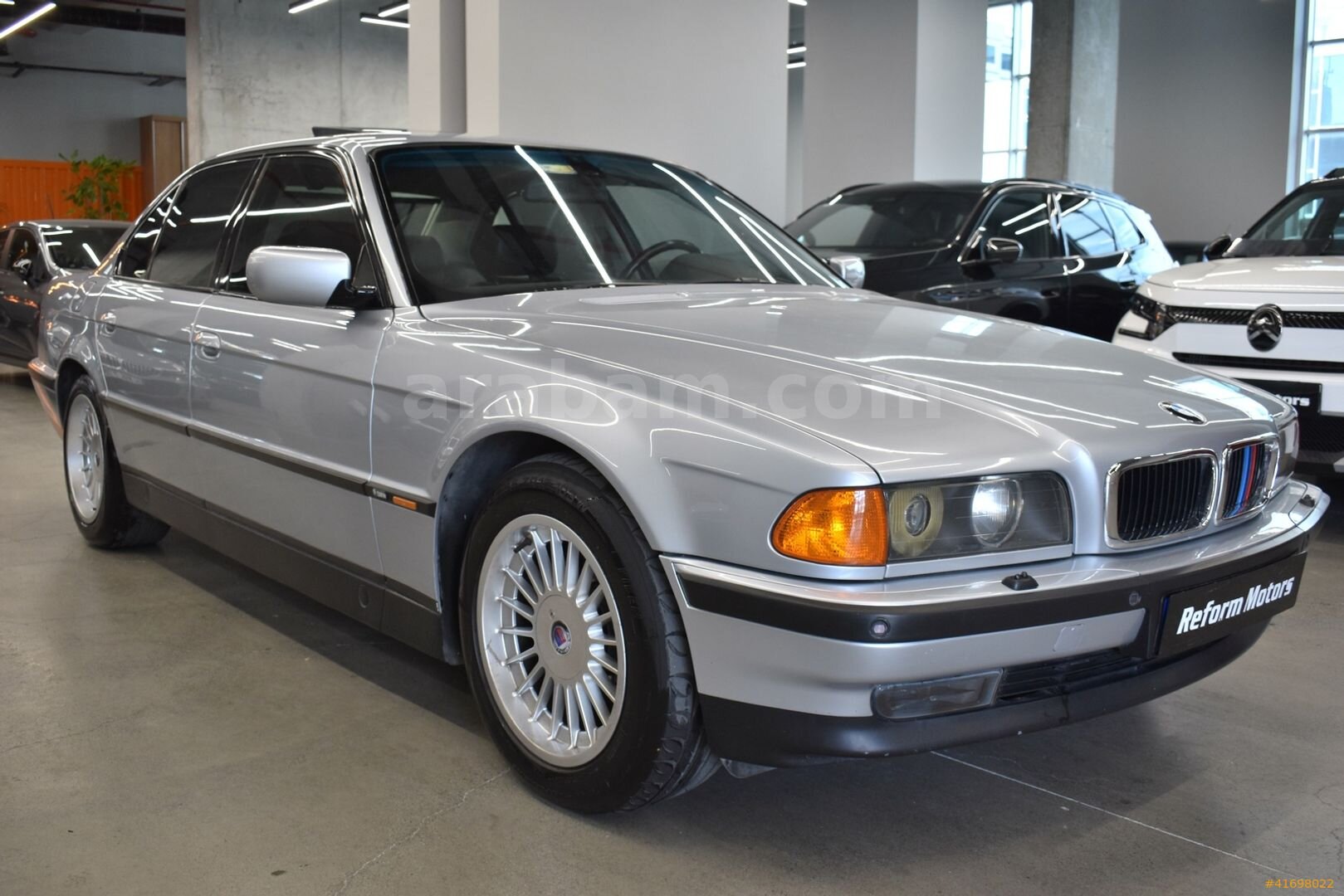 Galeriden BMW 7 Serisi 740i 1998 Model İstanbul 333.100 km Gri 4