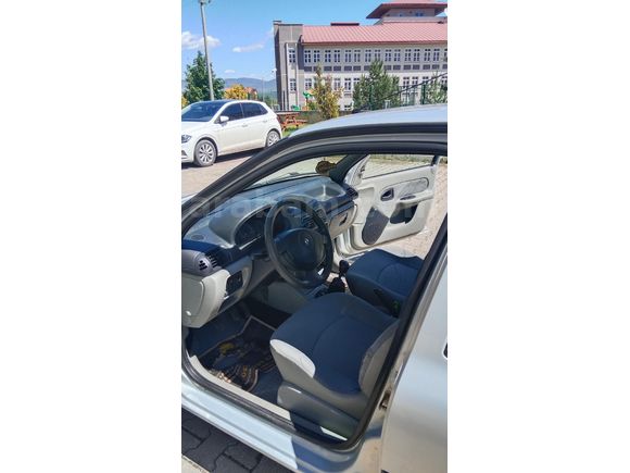Sahibinden Renault Clio 1.4 Authentique 2004 Model