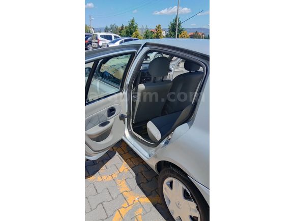 Sahibinden Renault Clio 1.4 Authentique 2004 Model
