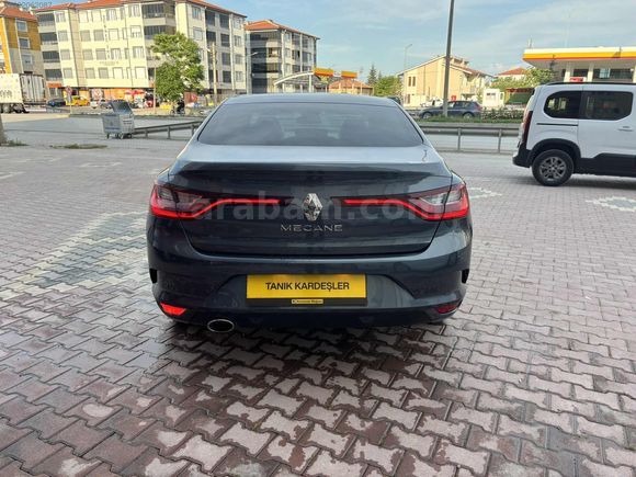 TANIK KARDEŞLERDEN İCON MEGANE DİZEL HATASIZ