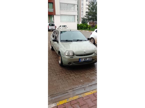 Sahibinden Renault Clio 1.4 Expression 2002 Model