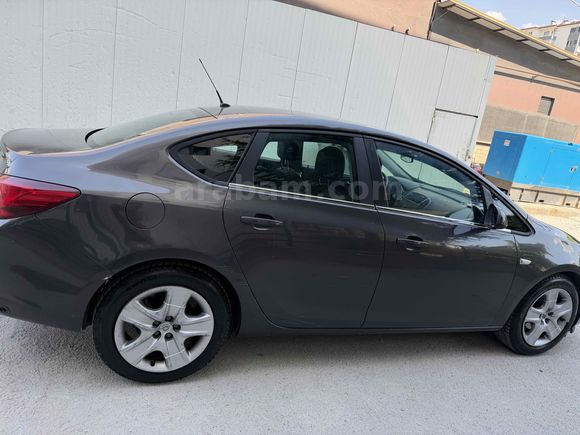 Galeriden Opel Astra 1.6 Edition 2014 Model Malatya