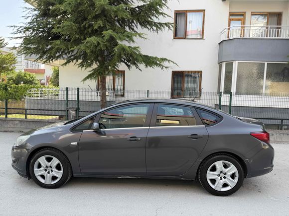Galeriden Opel Astra 1.6 Edition 2014 Model Malatya