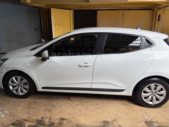 Sahibinden Renault Clio 1.0 SCe Joy 2022 Model 