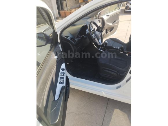 Sahibinden Hyundai Accent Blue 1.6 CRDI Prime 2013 Model