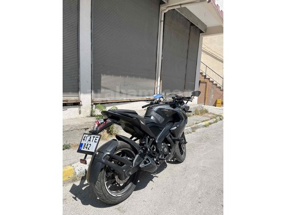 Bajaj Pulsar RS 200