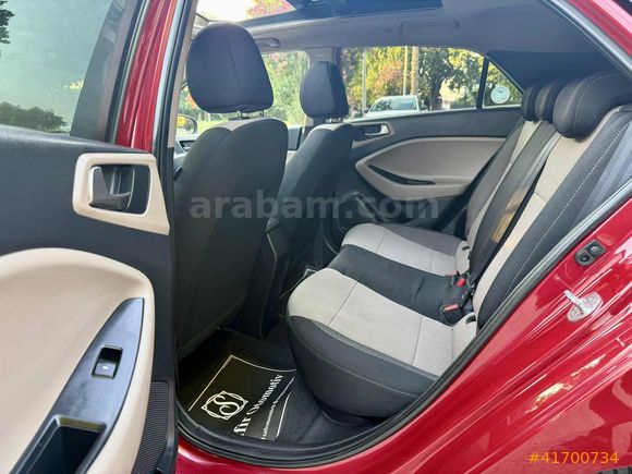 * 2017 / HYUNDAI / i20 / ELITE SMART / CAM TAVAN / HATASIZ