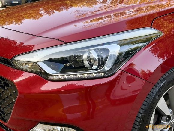 * 2017 / HYUNDAI / i20 / ELITE SMART / CAM TAVAN / HATASIZ