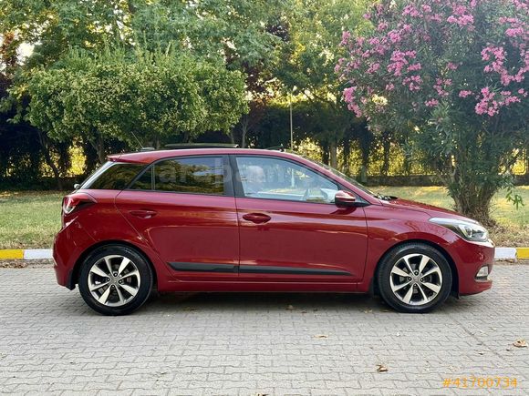 * 2017 / HYUNDAI / i20 / ELITE SMART / CAM TAVAN / HATASIZ