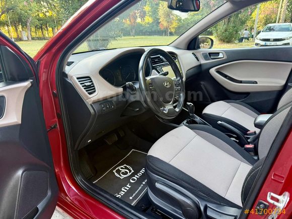 * 2017 / HYUNDAI / i20 / ELITE SMART / CAM TAVAN / HATASIZ