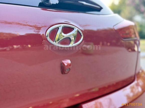 * 2017 / HYUNDAI / i20 / ELITE SMART / CAM TAVAN / HATASIZ