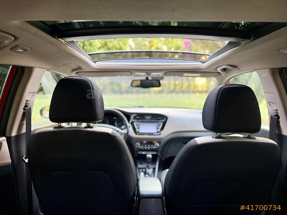 * 2017 / HYUNDAI / i20 / ELITE SMART / CAM TAVAN / HATASIZ