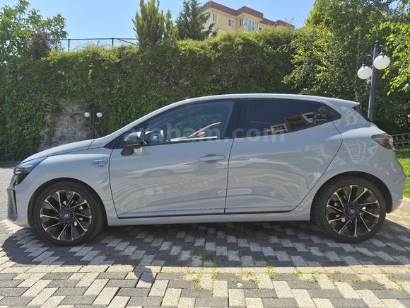 Sahibinden Renault Clio 1.0 TCe Techno Esprit Alpine 2024 Model