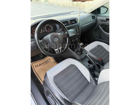 Volkswagen Jetta 1.6 TDi Highline 2012  Hatasız