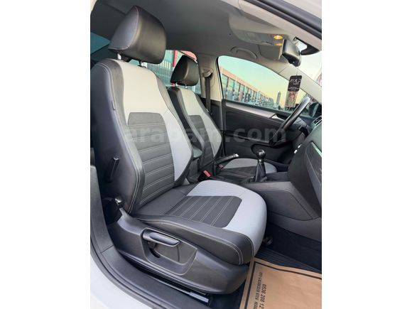 Volkswagen Jetta 1.6 TDi Highline 2012  Hatasız