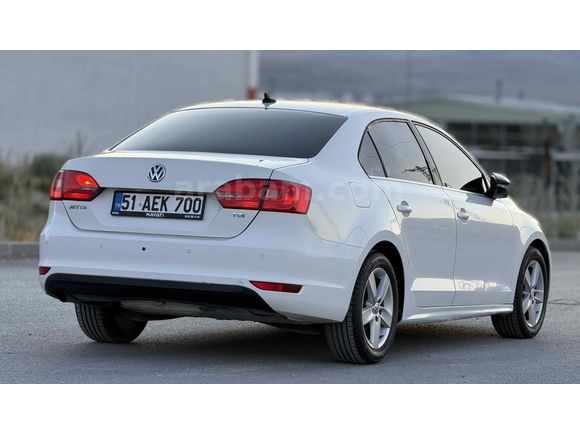 Volkswagen Jetta 1.6 TDi Highline 2012  Hatasız