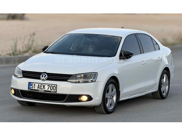 Volkswagen Jetta 1.6 TDi Highline 2012  Hatasız