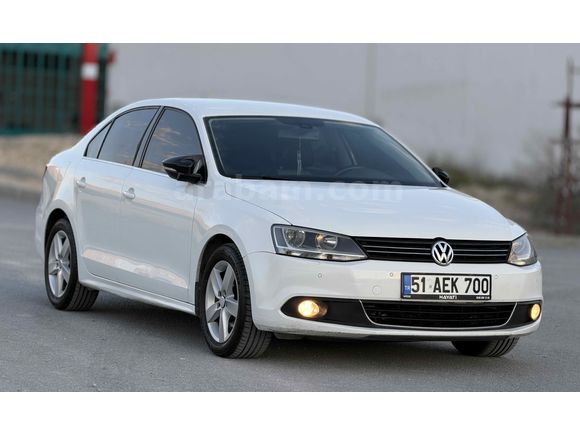 Volkswagen Jetta 1.6 TDi Highline 2012  Hatasız