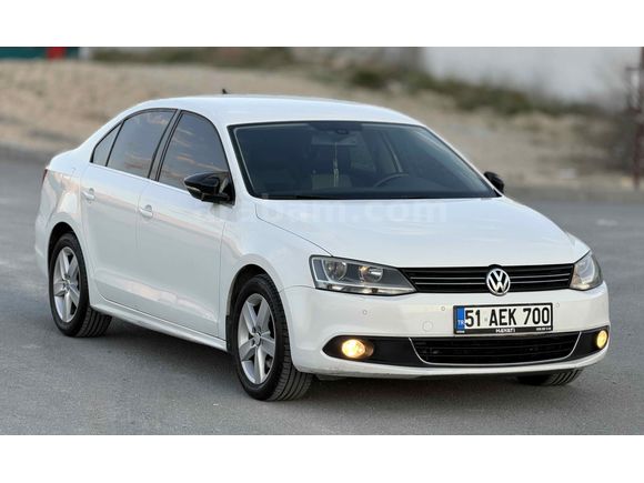 Volkswagen Jetta 1.6 TDi Highline 2012  Hatasız