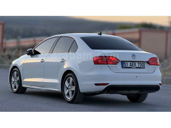 Volkswagen Jetta 1.6 TDi Highline 2012  Hatasız