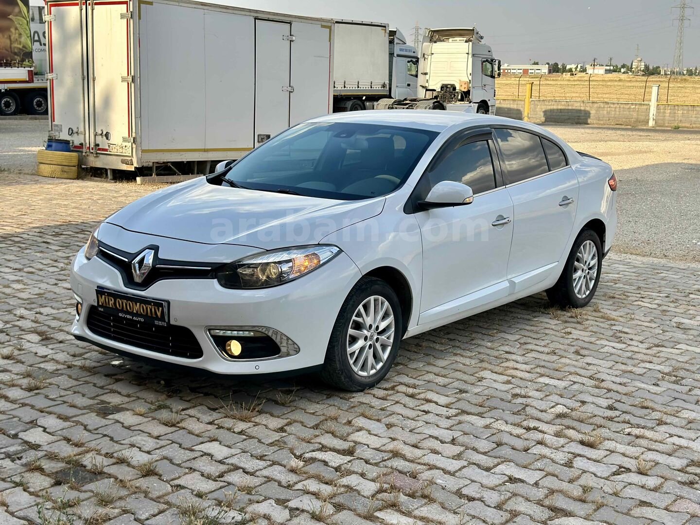 Galeriden Renault Fluence 1.5 dCi Icon 2013 Model Mardin 325.000 km Beyaz 3