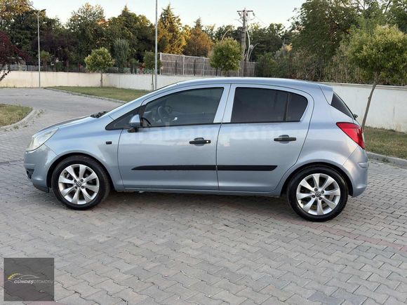 TEMİZ AİLE ARACI 2008 OPEL CORSA