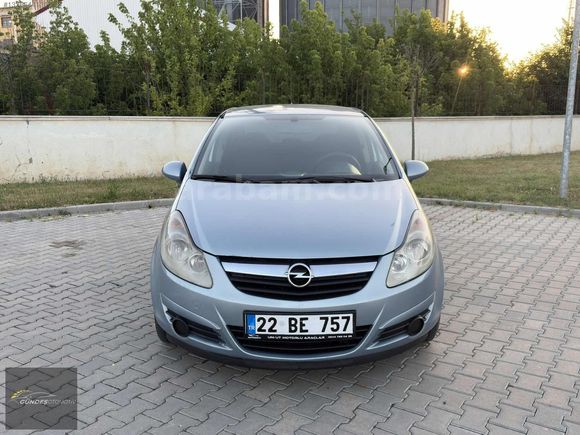 TEMİZ AİLE ARACI 2008 OPEL CORSA