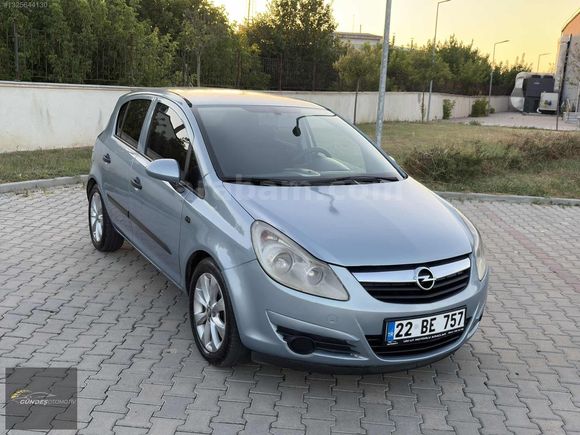 TEMİZ AİLE ARACI 2008 OPEL CORSA