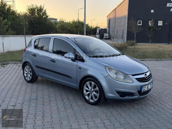 TEMİZ AİLE ARACI 2008 OPEL CORSA