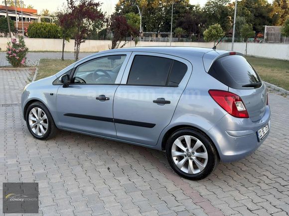 TEMİZ AİLE ARACI 2008 OPEL CORSA
