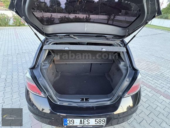 TEMİZ AİLE ARACI 2011 MODEL OPEL ASTRA