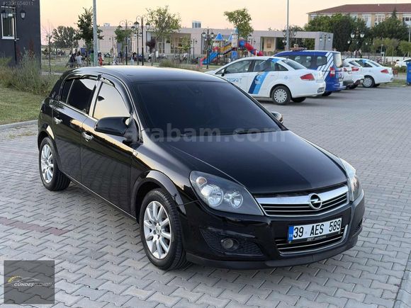 TEMİZ AİLE ARACI 2011 MODEL OPEL ASTRA