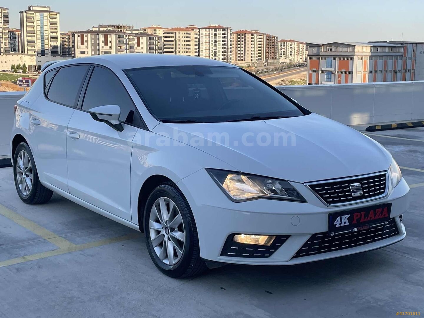 Galeriden Seat Leon 1.6 TDI Style 2017 Model Gaziantep 240.000 km Beyaz 3