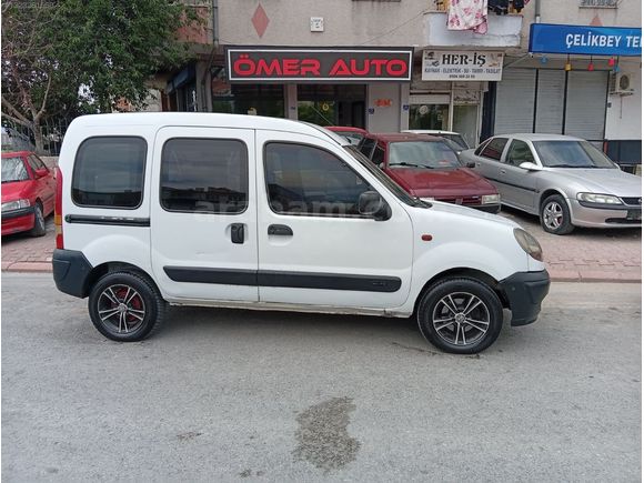 1.5 DİZEL BAKIMLI MASRAFSIZ TEMİZ DÜŞÜKKM SIFIR MOTOR AİLE ARACI