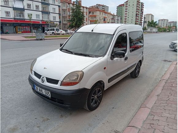1.5 DİZEL BAKIMLI MASRAFSIZ TEMİZ DÜŞÜKKM SIFIR MOTOR AİLE ARACI