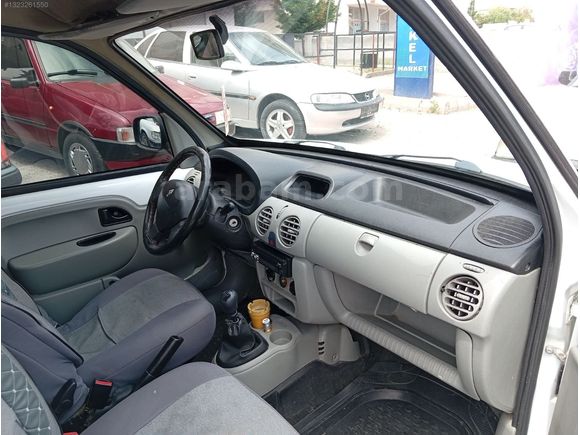 1.5 DİZEL BAKIMLI MASRAFSIZ TEMİZ DÜŞÜKKM SIFIR MOTOR AİLE ARACI