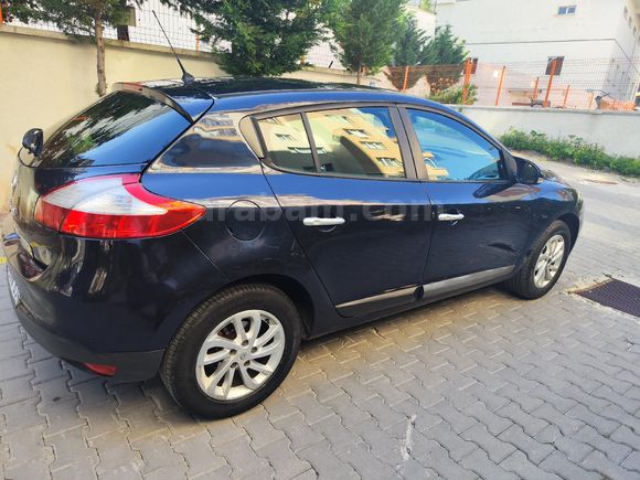 Sahibinden Renault Megane 1.6 Touch 2012 Model