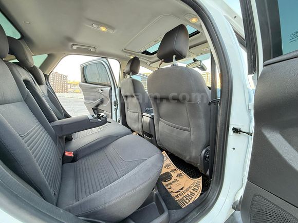 2015 FOCUS 1.5 TDCI TITANIUM SUNROOF POWERSHIFT EMSALSİZ TEMİZLK