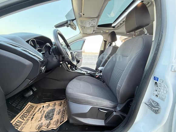 2015 FOCUS 1.5 TDCI TITANIUM SUNROOF POWERSHIFT EMSALSİZ TEMİZLK